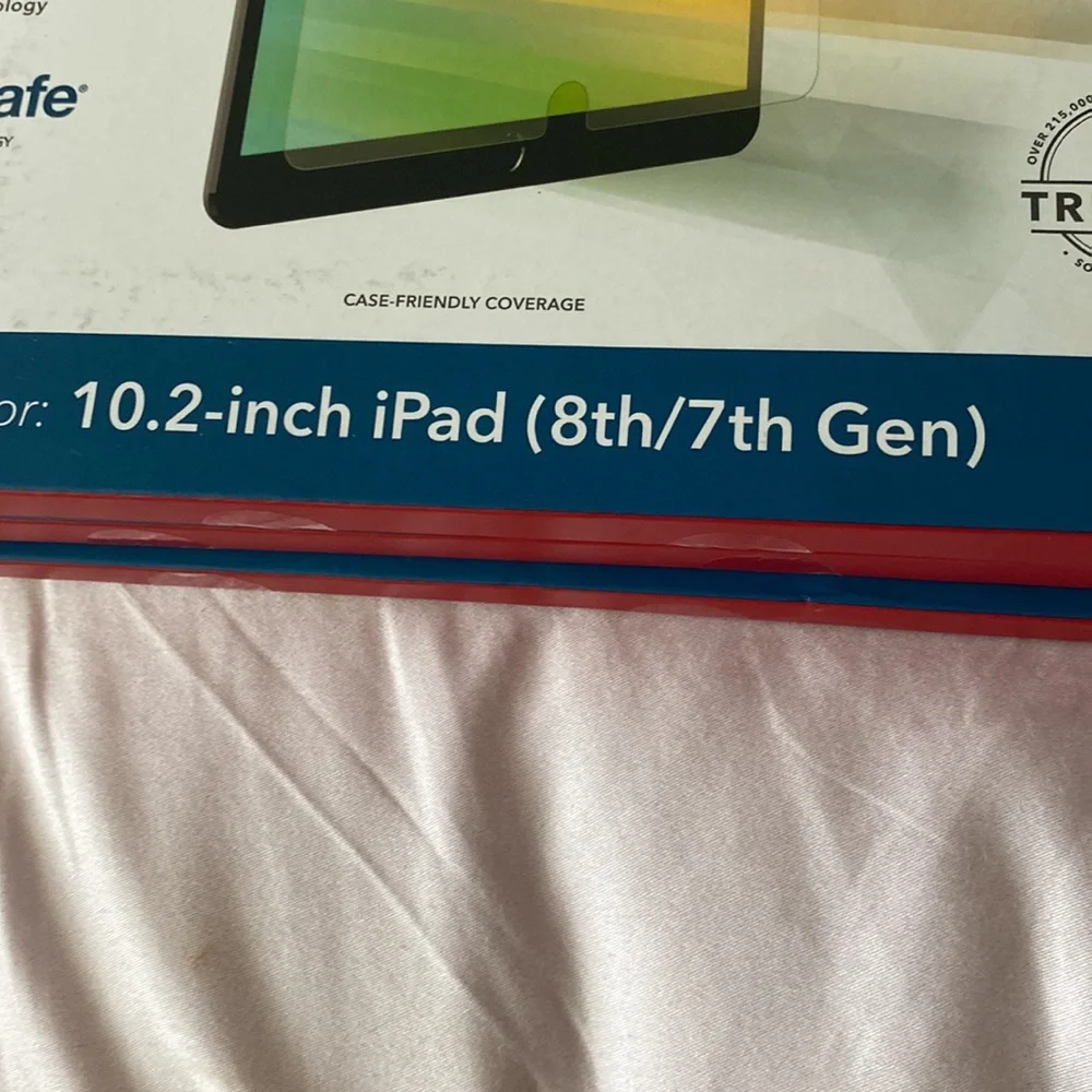 NEW!ZAGG (Glass Elite VisionGuard+) blue light filter 10.2”iPad (8th/7th Gen )